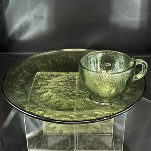 Indiana Glass Snack Set Of One Green Glass‎ Plate & Cup Sunburst Pattern EUC